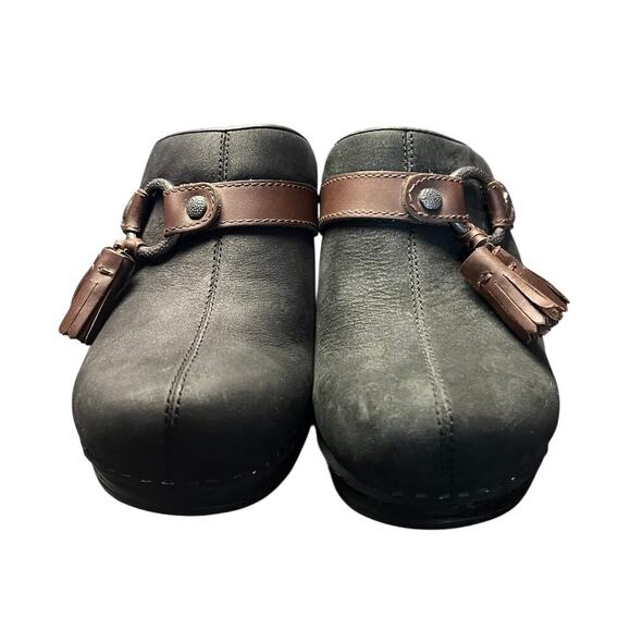 Dansko Shandi Milled Nubuck Mules Clogs Black Leather Tassels EU Size 37 (6.5-7) - Picture 2 of 10